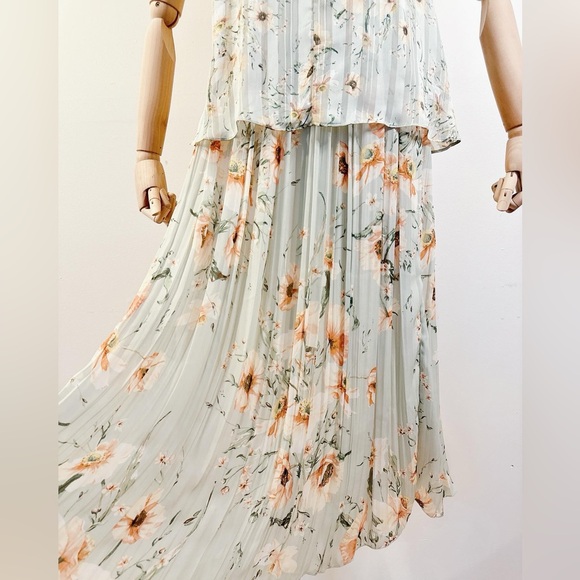 Set of Floral Top and Pleated Skirt by H&M - Picture 4 of 10